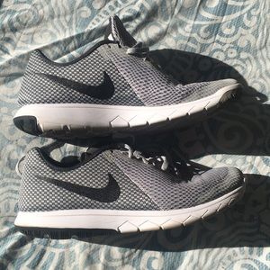 Nike Flex Experience RN6 size 8 grey/black